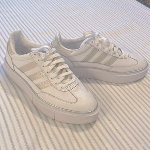 ADIDAS SLEEK SUPER 72 WHITE/SILVER SIZE us 7 1/2 uk 6